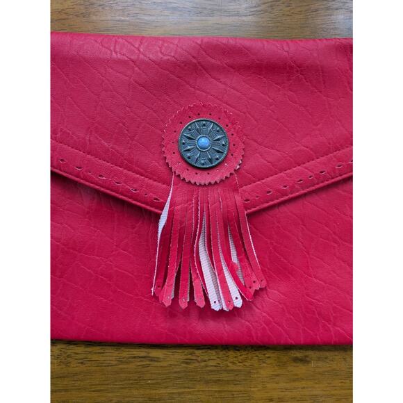 Vintage Red Faux Leather Clutch Boho Fringe Oversize 70s 80s Southwestern Wrist - Picture 8 of 8